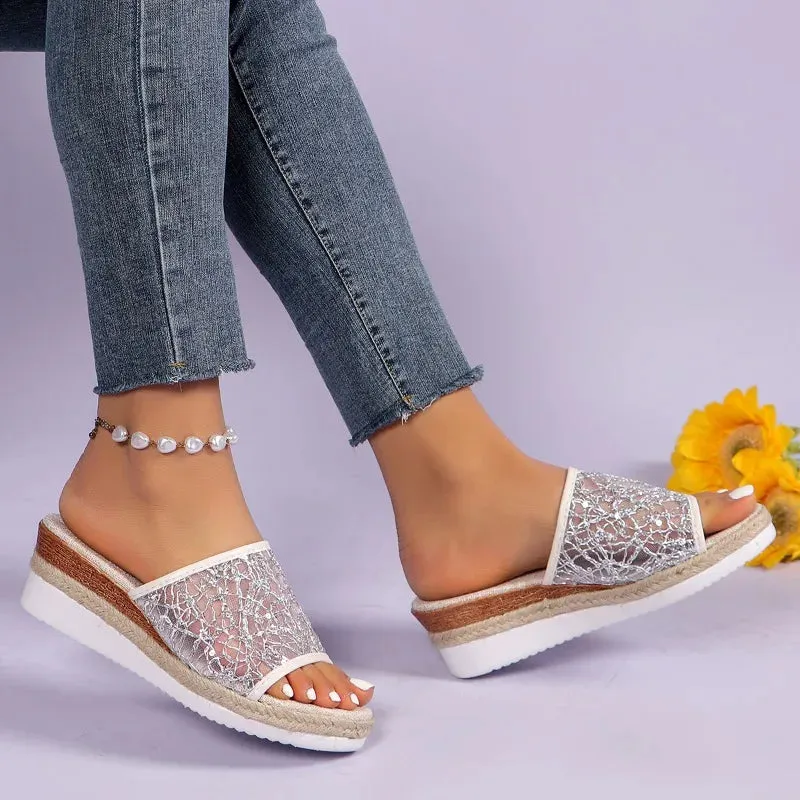 Comfortable fashionable mesh sandals