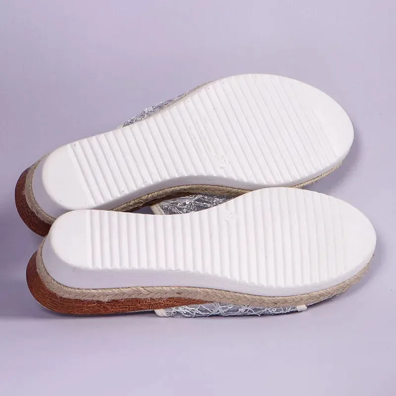 Comfortable fashionable mesh sandals
