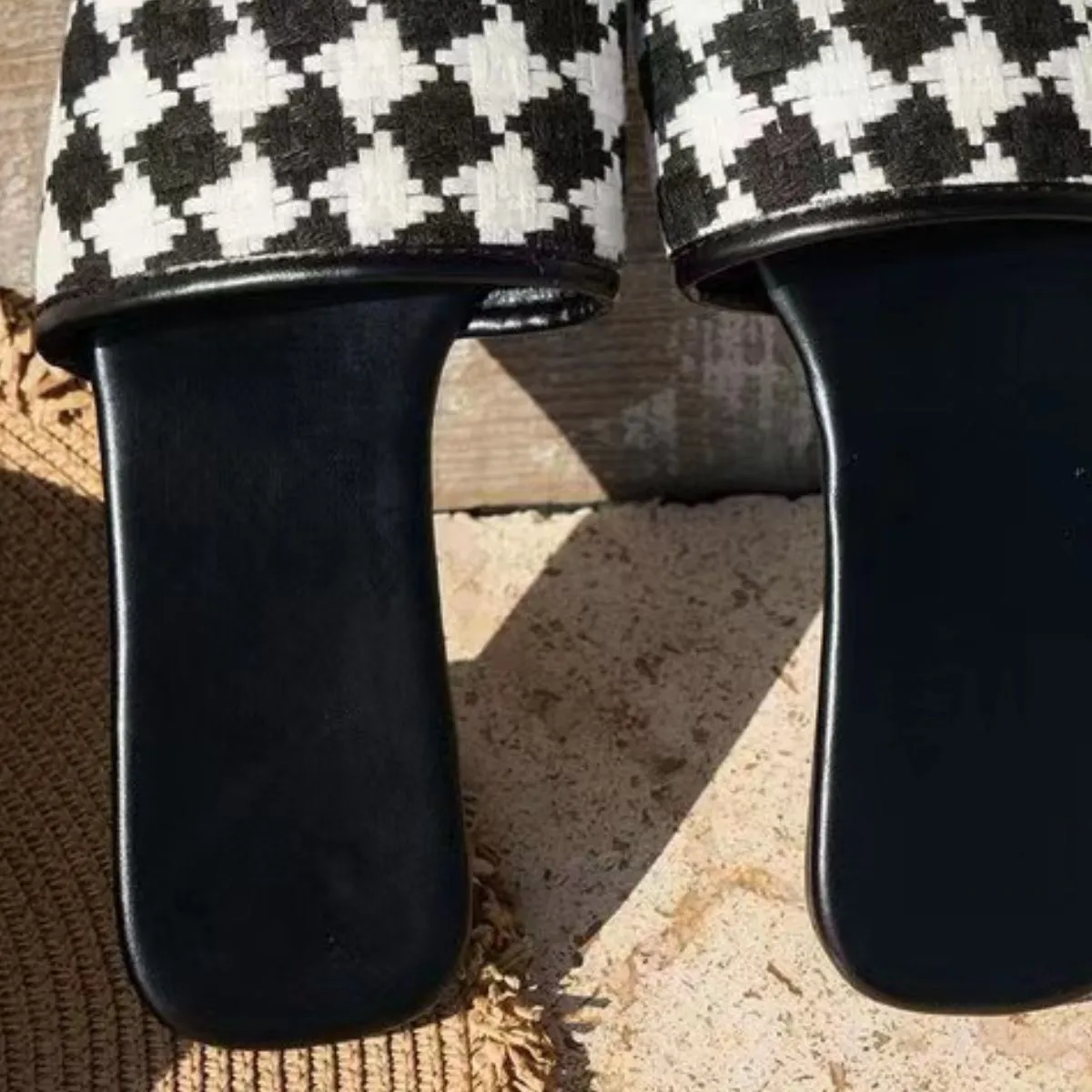 Fashionable Patterned Sandals
