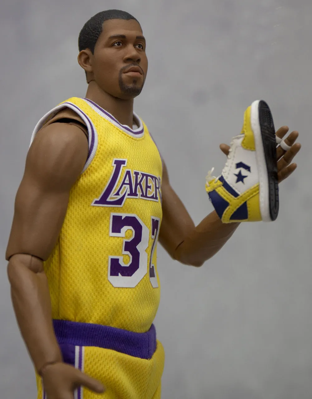 Magic Johnson - Basketball w/Metal