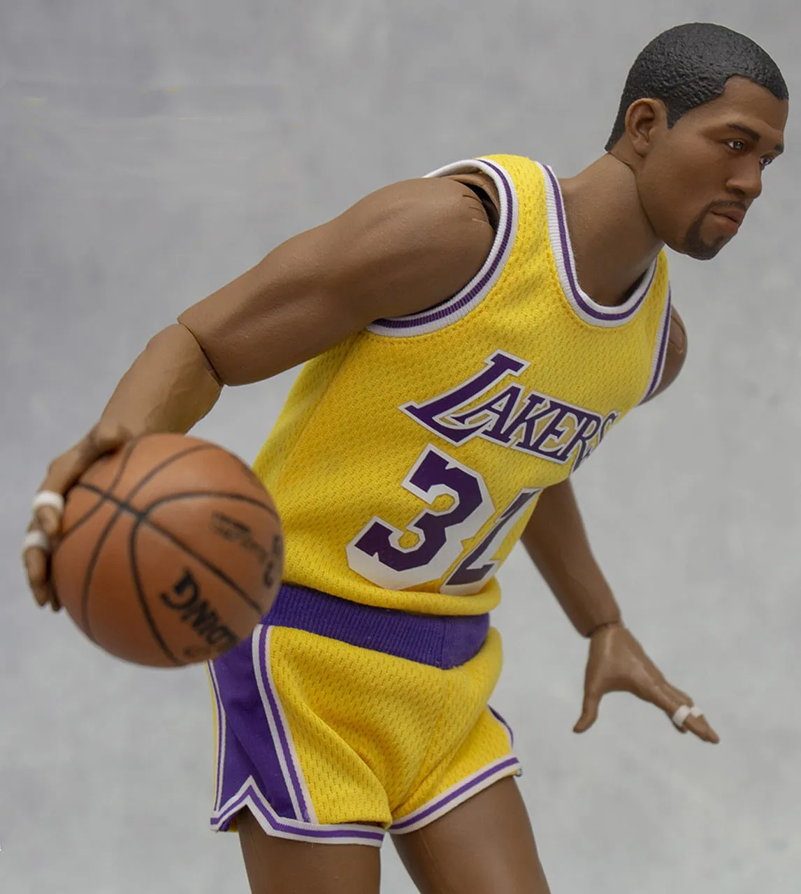 Magic Johnson - Basketball w/Metal