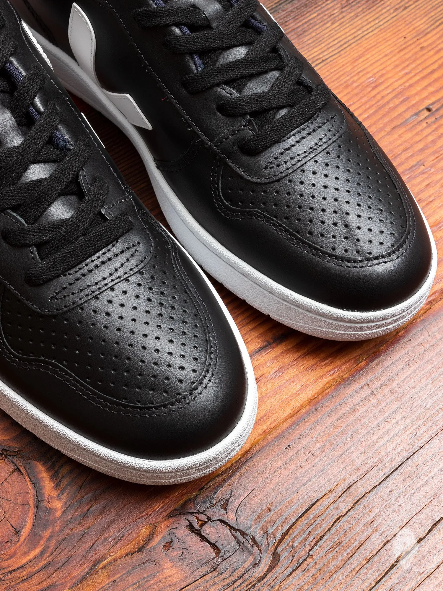 V-10 Sneaker in Black White
