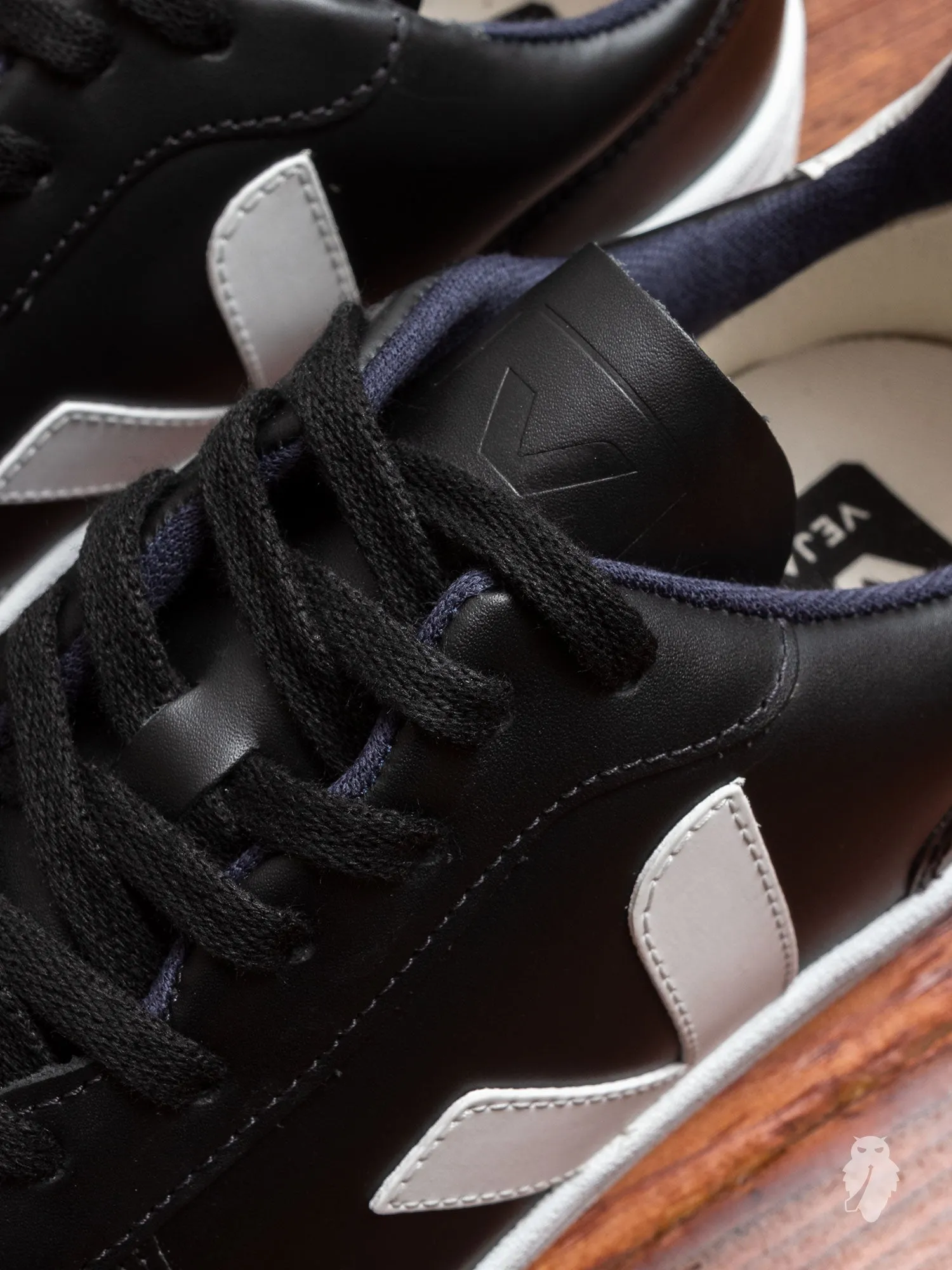 V-10 Sneaker in Black White