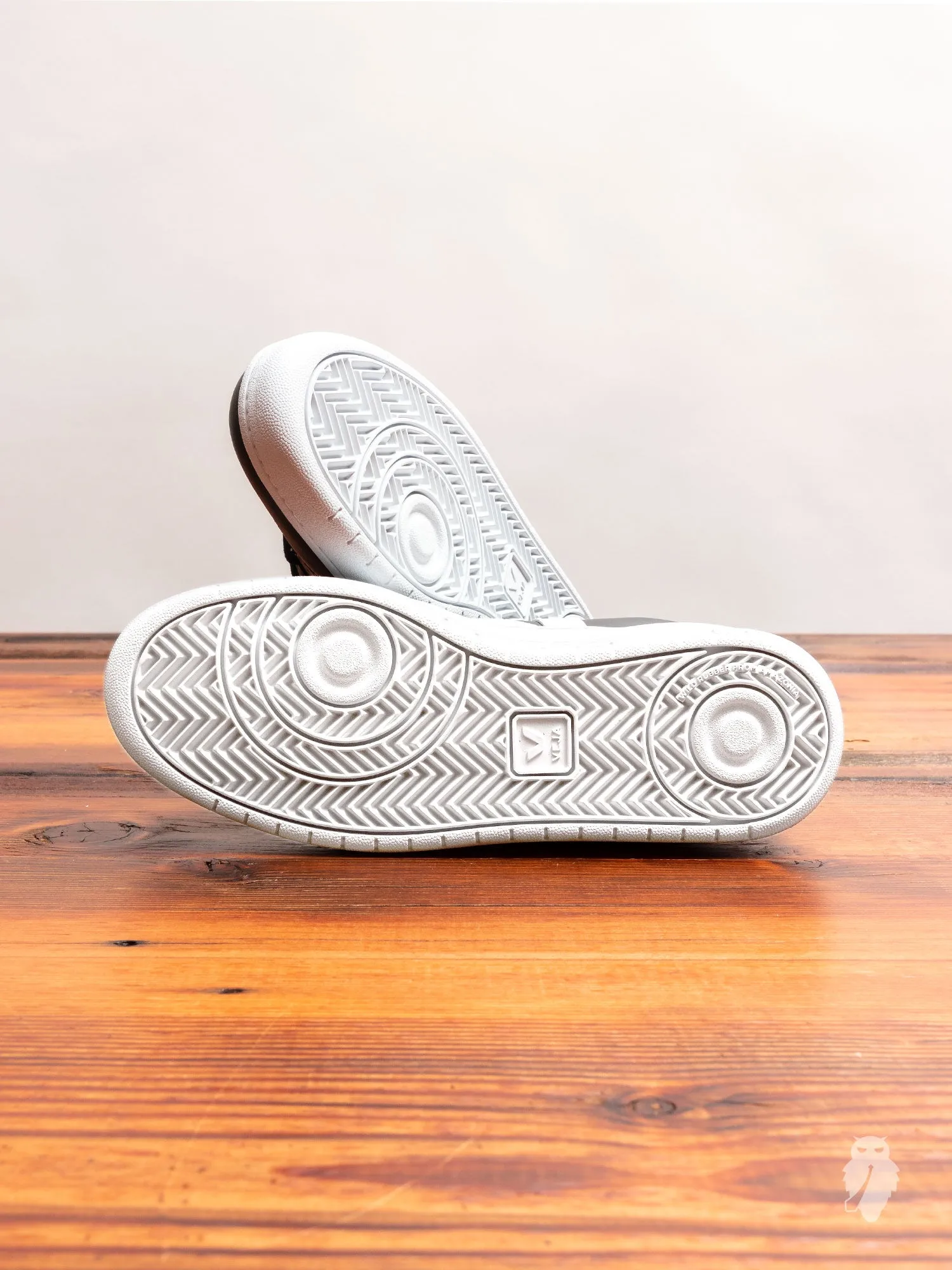 V-10 Sneaker in Black White