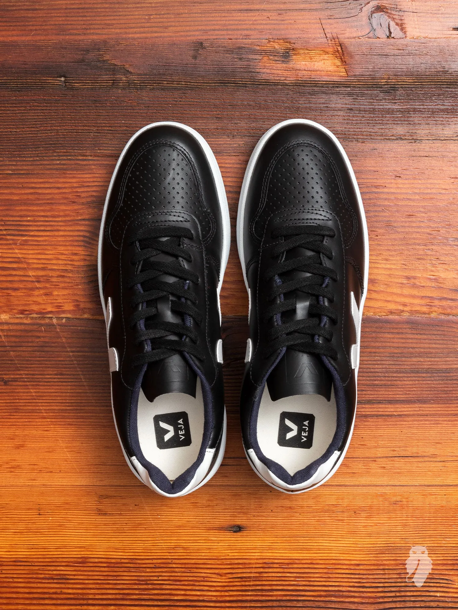 V-10 Sneaker in Black White